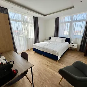 Rooftop City With Deep Garage Hostel Budapest